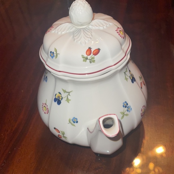 Villeroy & Boch Petite Fleur Tea Pot - Picture 4 of 11